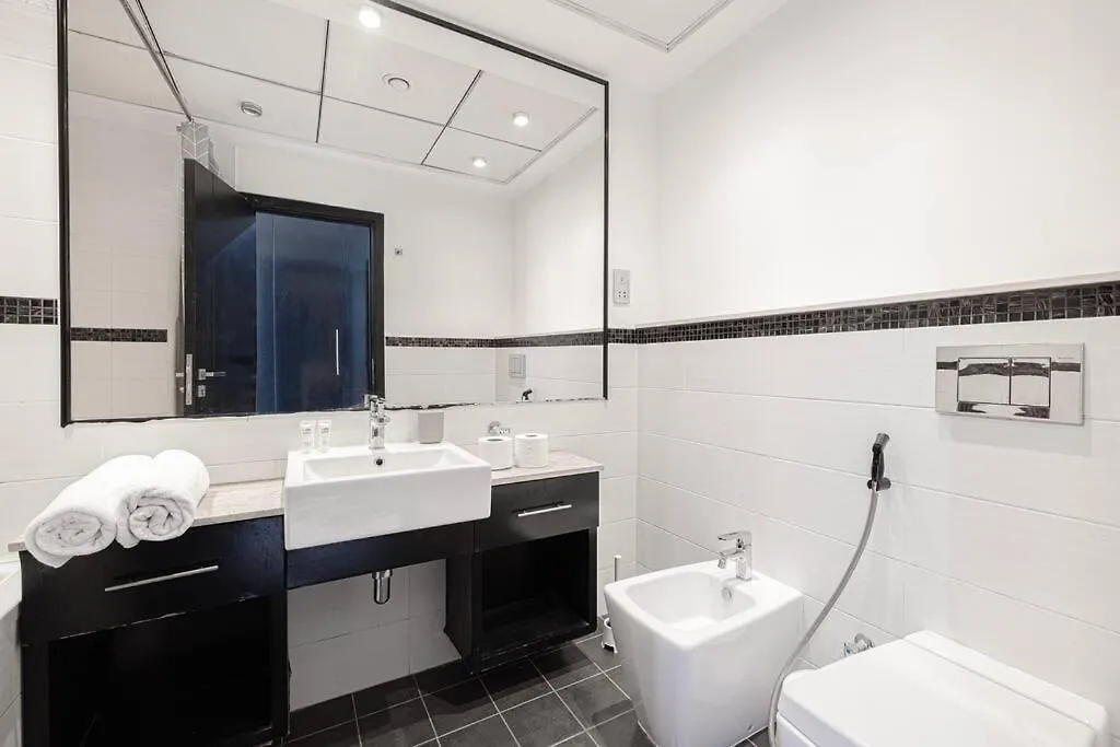 Prime Jbr Luxury Living With Beach & Palm Views Dubai